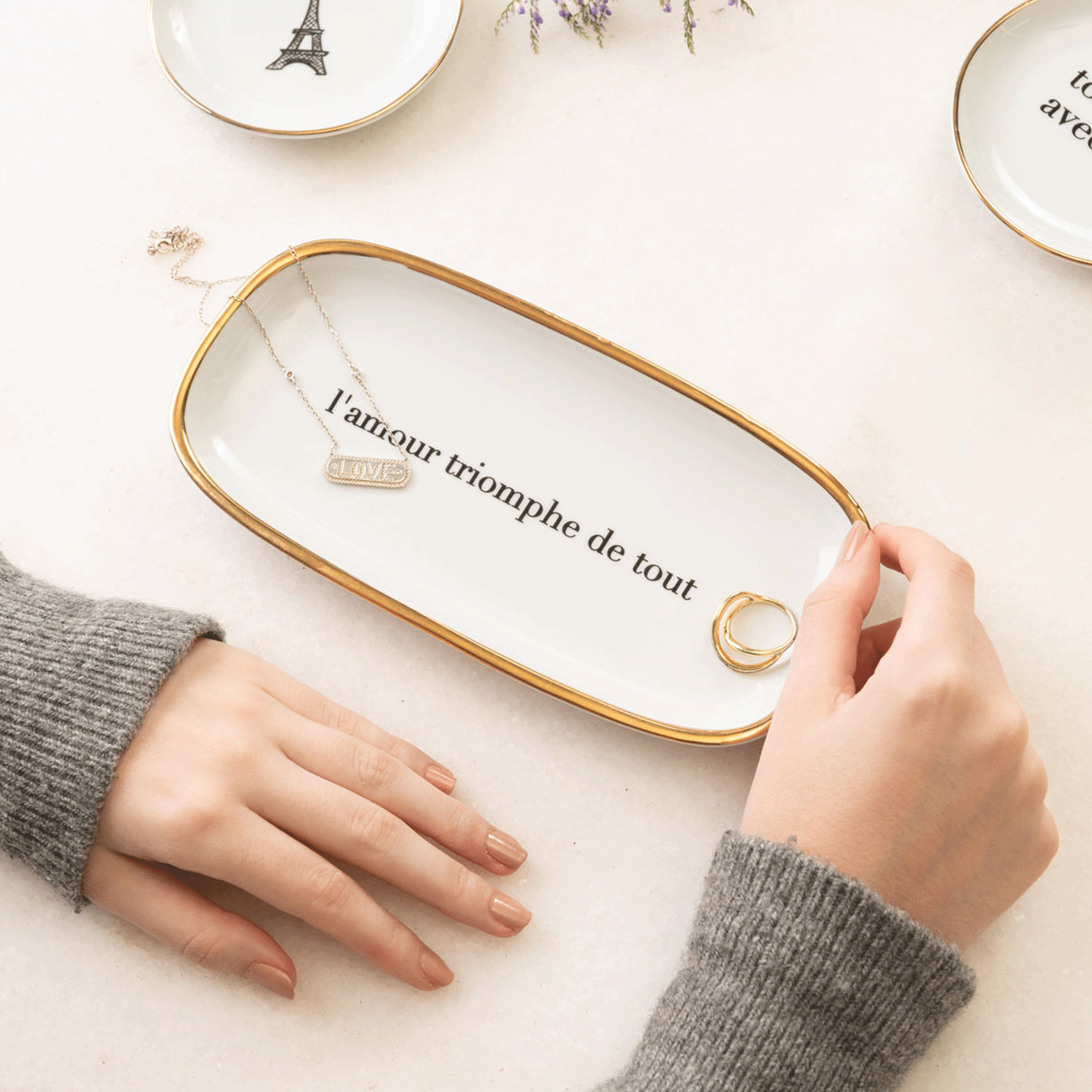 Pratinho retangular "L'amour Triomphe de tout"